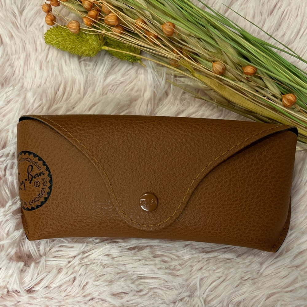 Ray-Ban sunglass case - Picture 7 of 7